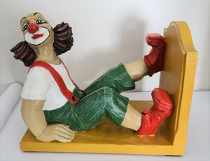 35236-1.B   Buchstütze, Clown sitzend, grüne Hose; offene AUGEN   1992
