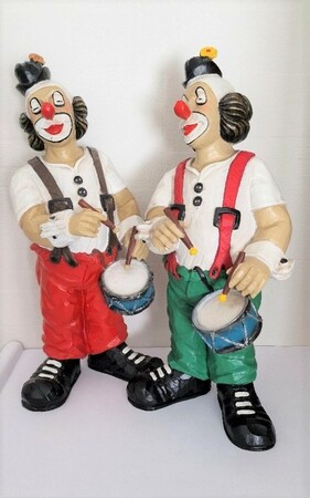 35134-1.A & B   Clown mit Trommel   1987