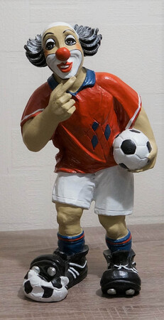 35644-1.A   Fußballer, rotes Trikot   1996